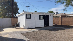 Beautiful Cottage at 37th Ave!